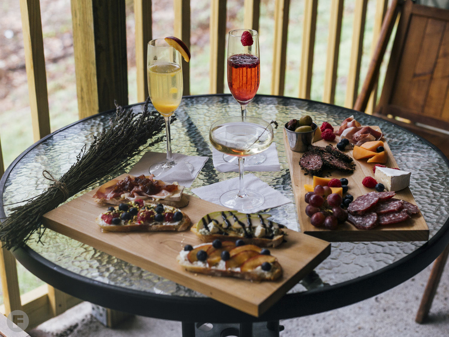 Outdoor Dining: Lavender Falls Farm